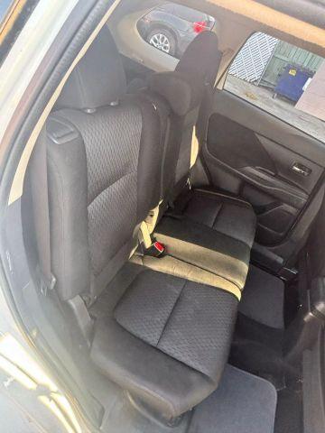 Photo of 2014 White Mitsubishi Outlander