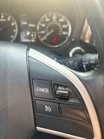 Photo of 2014 White Mitsubishi Outlander