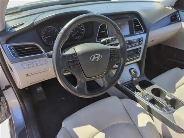 Photo of 2016 Shale Gray Metallic Hyundai SONATA