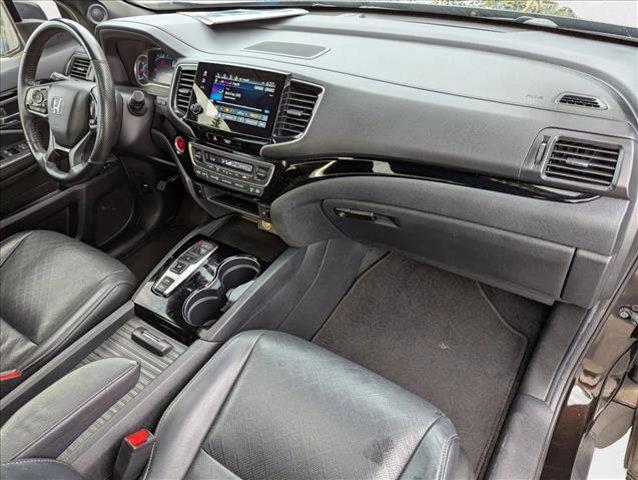 Photo of 2020 Black Copper Pearl Honda Passport