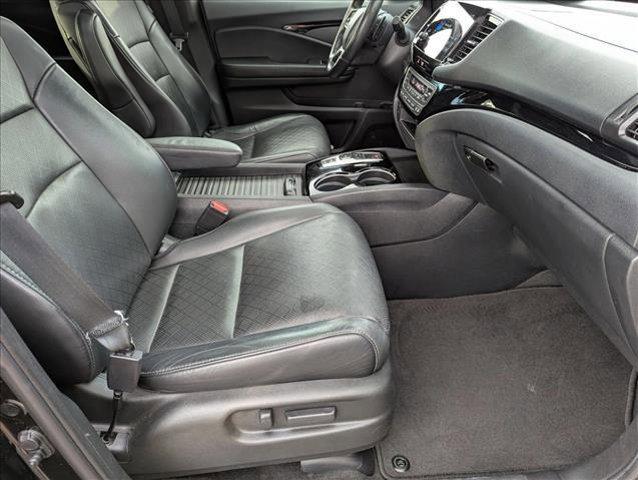 Photo of 2020 Black Copper Pearl Honda Passport