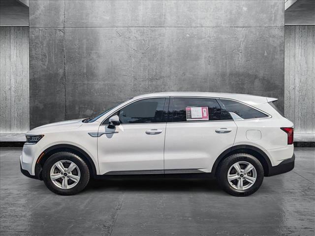 Photo of 2021 Glacial White Pearl Kia Sorento