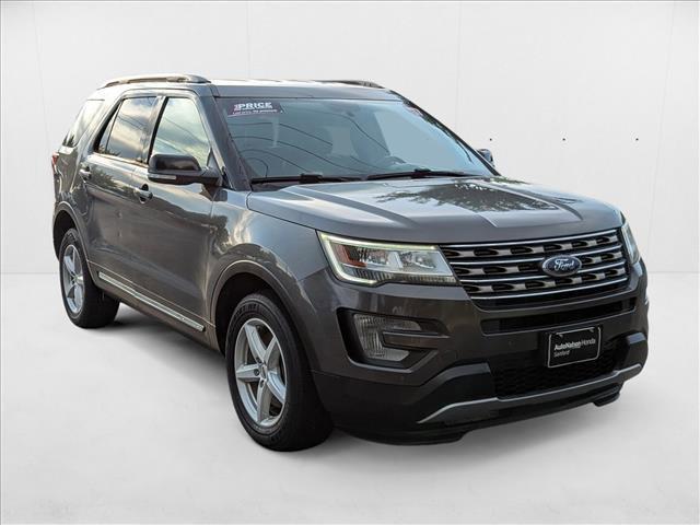 Photo of 2017 Magnetic Metallic Ford Explorer