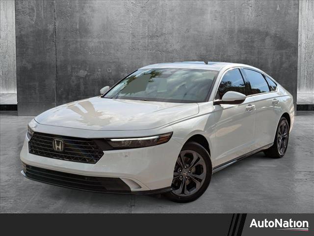 Photo of 2025 Platinum White Pearl Honda Accord Hybrid