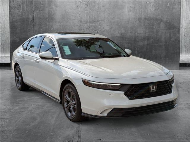 Photo of 2025 Platinum White Pearl Honda Accord Hybrid