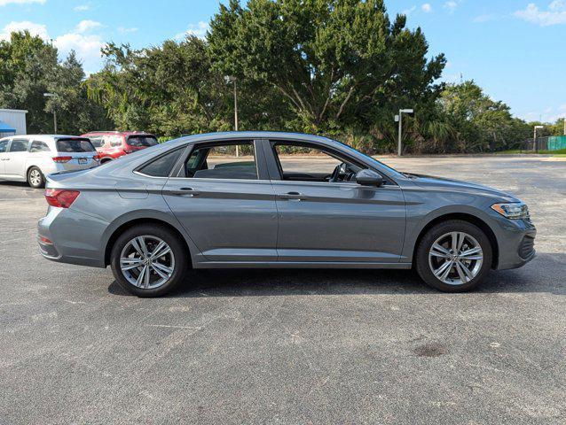 Photo of 2022 Platinum Gray Metallic Volkswagen Jetta