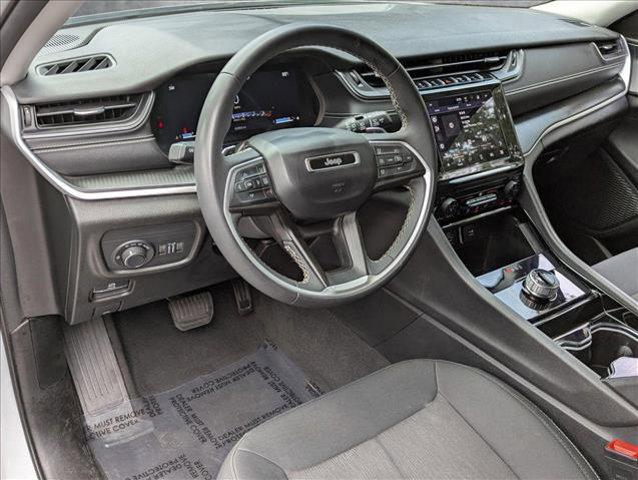 Photo of 2023 Bright White Clearcoat Jeep Grand Cherokee L