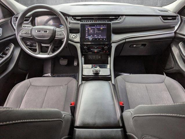 Photo of 2023 Bright White Clearcoat Jeep Grand Cherokee L