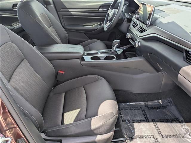 Photo of 2024 Garnet Pearl Metallic Nissan Altima