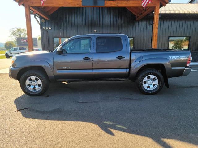 Photo of 2014 Magnetic Gray Metallic Toyota Tacoma