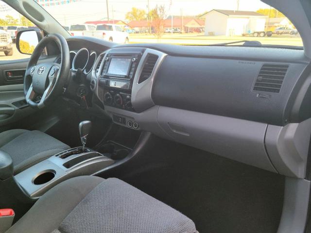 Photo of 2014 Magnetic Gray Metallic Toyota Tacoma