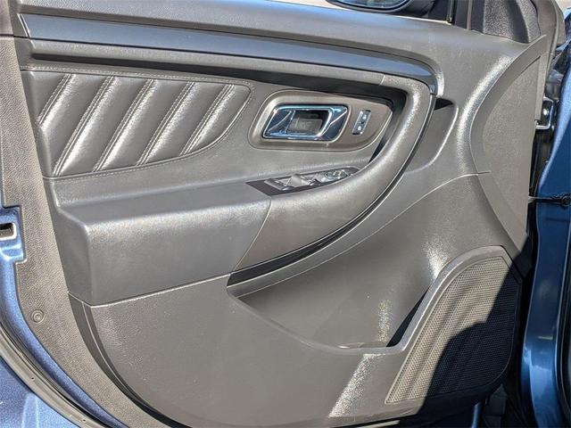 Photo of 2018 Blue Ford Taurus