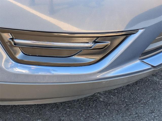 Photo of 2018 Blue Ford Taurus