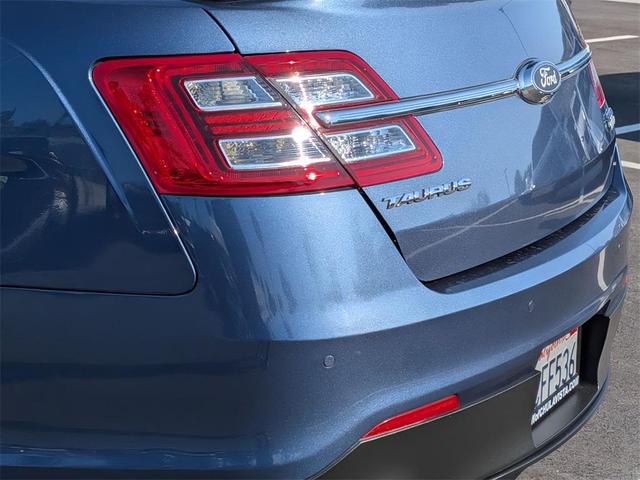 Photo of 2018 Blue Ford Taurus
