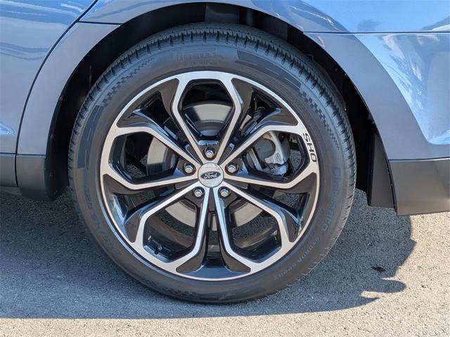 Photo of 2018 Blue Ford Taurus