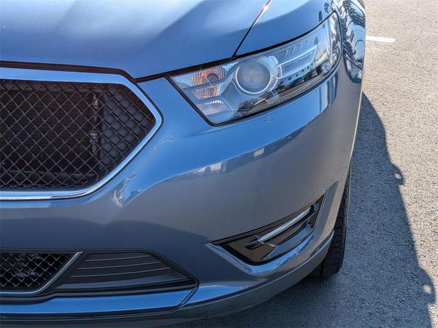 Photo of 2018 Blue Ford Taurus