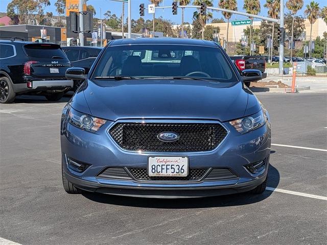 Photo of 2018 Blue Ford Taurus