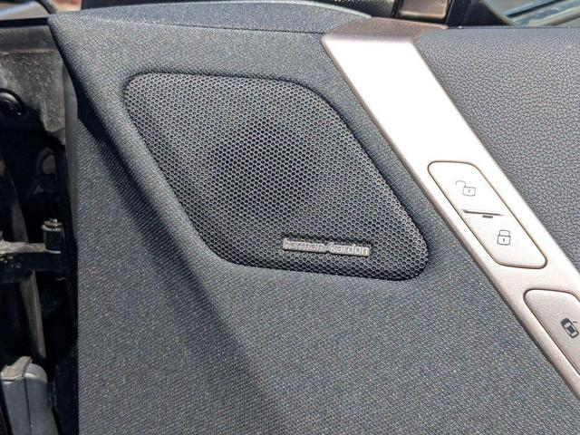 Photo of 2025 Black Sapphire Metallic BMW iX