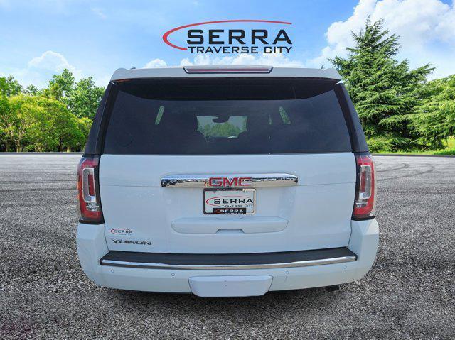 Photo of 2019 Summit White GMC Yukon