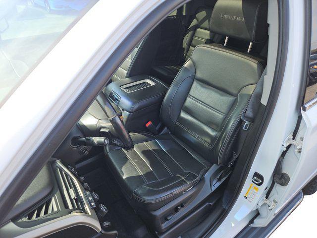 Photo of 2019 Summit White GMC Yukon