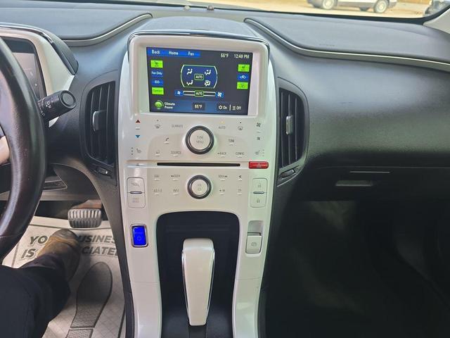 Photo of 2013 Summit White Chevrolet Volt