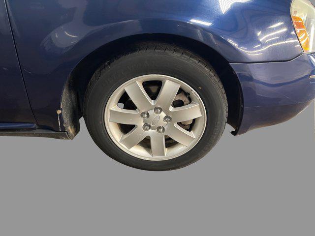Photo of 2007 Light Blue Ford Five Hundred
