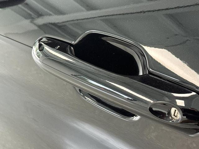 Photo of 2024 Agate Black Metallic Ford Explorer