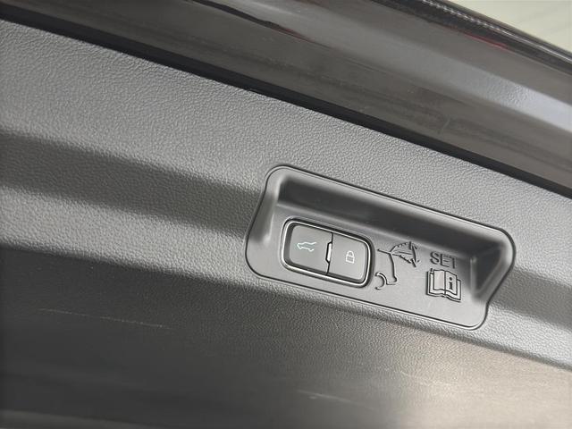 Photo of 2024 Agate Black Metallic Ford Explorer
