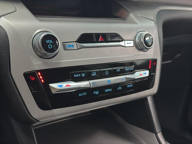 Photo of 2024 Agate Black Metallic Ford Explorer