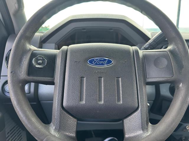 Photo of 2014 Oxford White Ford F-350