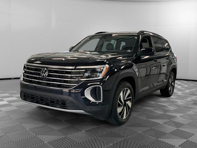 Photo of 2024 Deep Black Pearl Volkswagen Atlas
