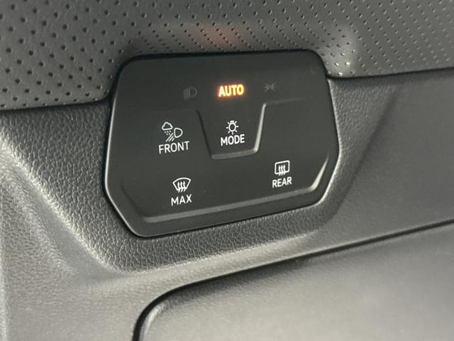 Photo of 2024 Deep Black Pearl Volkswagen Atlas