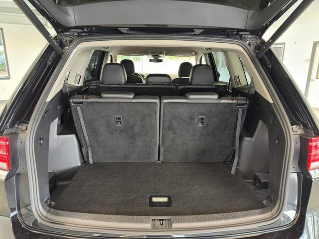 Photo of 2024 Deep Black Pearl Volkswagen Atlas