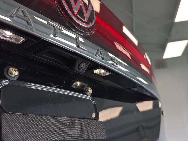 Photo of 2024 Deep Black Pearl Volkswagen Atlas