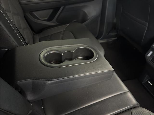 Photo of 2024 Deep Black Pearl Volkswagen Atlas