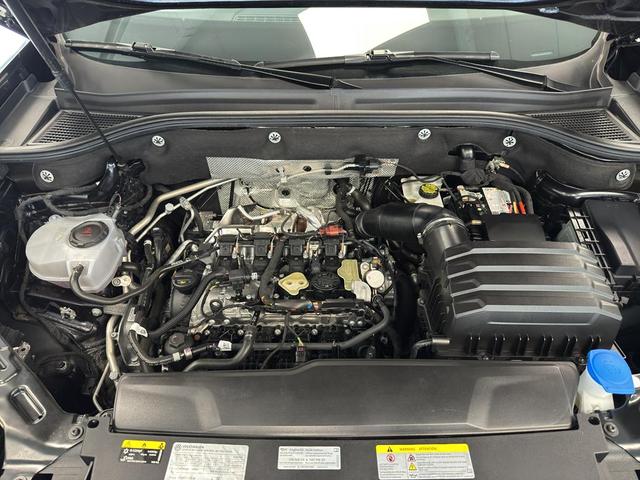 Photo of 2024 Deep Black Pearl Volkswagen Atlas