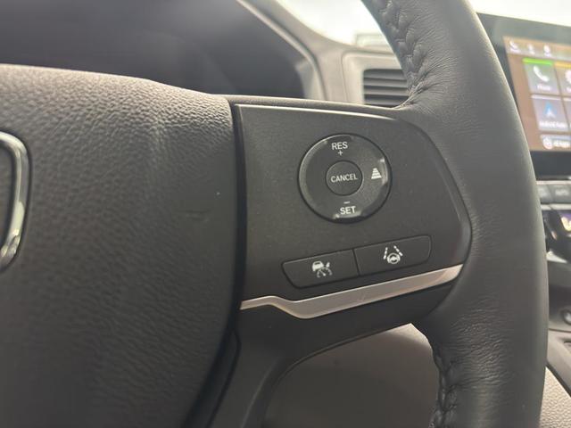 Photo of 2023 Lunar Silver Metallic Honda Odyssey