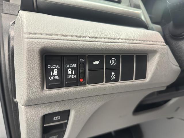 Photo of 2023 Lunar Silver Metallic Honda Odyssey
