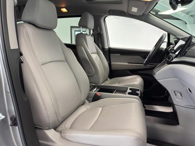 Photo of 2023 Lunar Silver Metallic Honda Odyssey