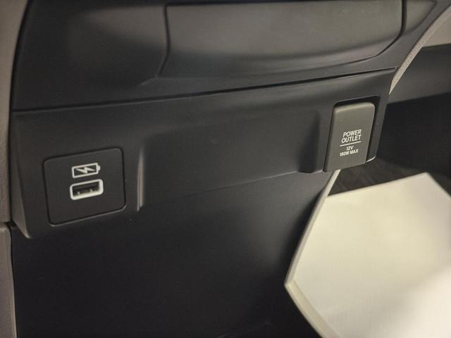 Photo of 2023 Lunar Silver Metallic Honda Odyssey