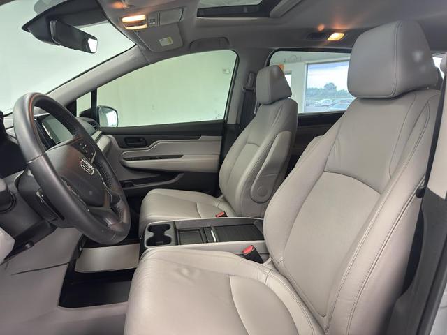 Photo of 2023 Lunar Silver Metallic Honda Odyssey