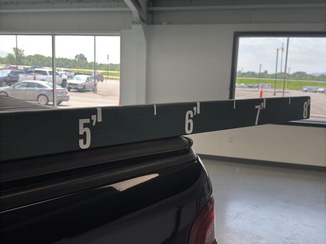 Photo of 2022 Diamond Black Crystal Pearlcoat RAM 1500