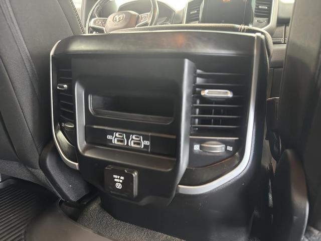 Photo of 2022 Diamond Black Crystal Pearlcoat RAM 1500