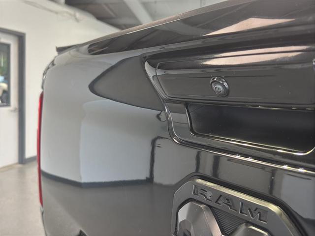 Photo of 2022 Diamond Black Crystal Pearlcoat RAM 1500