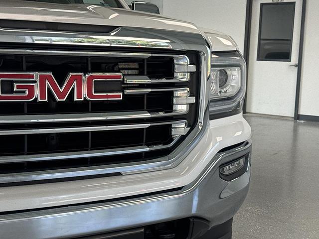 Photo of 2018 White Frost Tricoat GMC Sierra 1500