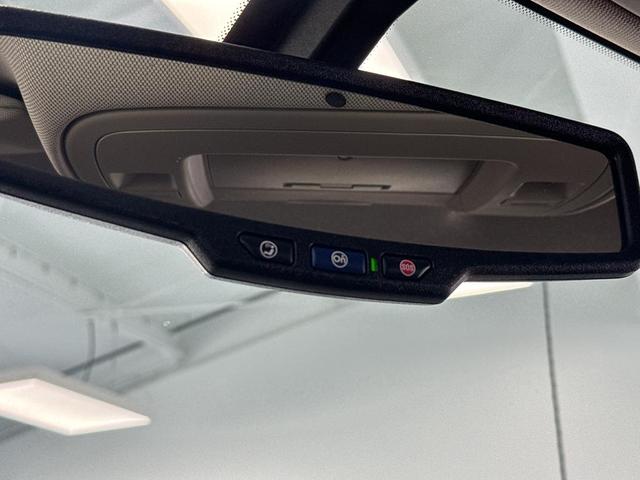 Photo of 2018 White Frost Tricoat GMC Sierra 1500
