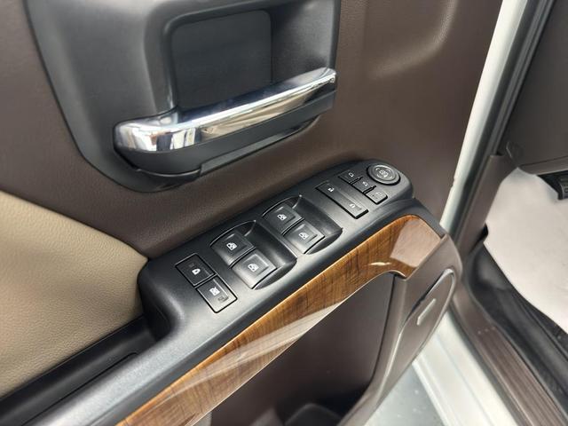 Photo of 2018 White Frost Tricoat GMC Sierra 1500