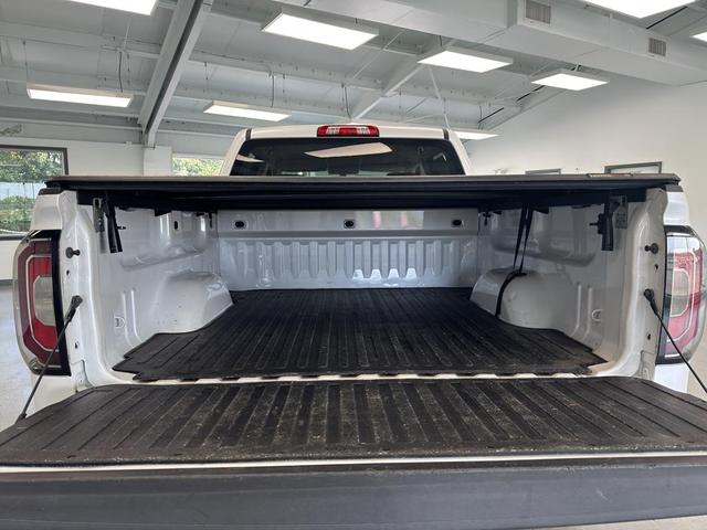 Photo of 2018 White Frost Tricoat GMC Sierra 1500