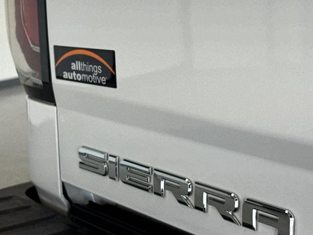 Photo of 2018 White Frost Tricoat GMC Sierra 1500