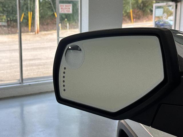 Photo of 2018 White Frost Tricoat GMC Sierra 1500